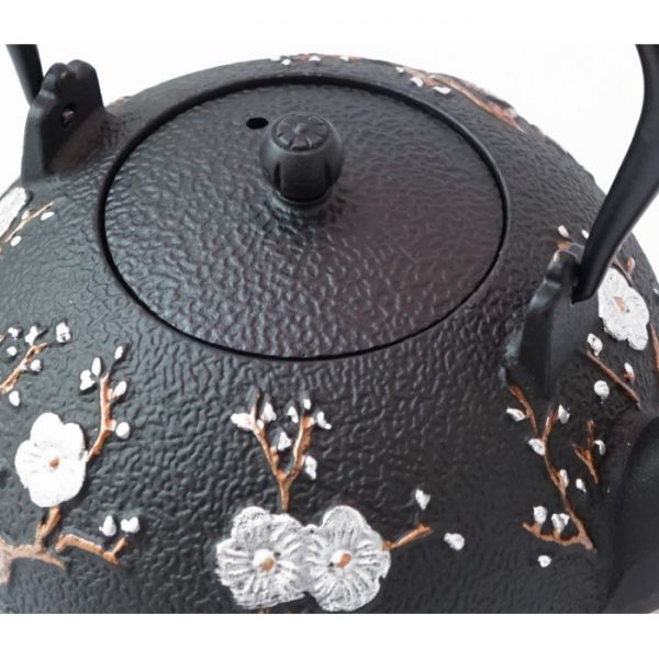 Чайник чугунный Тэцубин с ситом Сакура 1100мл