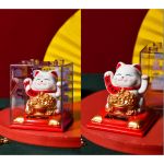 Манеки Неко со свитком на солнечной батарейке Белый